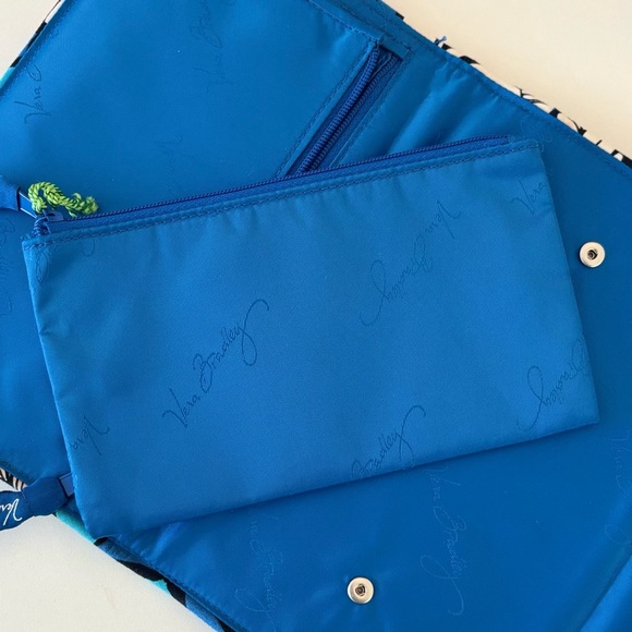 VERA BRADLEY All Wrapped Up Jewelry Roll Travel Organizer Blue Bayou Pattern - Picture 7 of 11